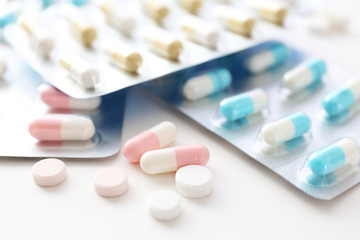 医療イメージ　飲み薬