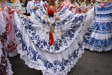 women in panamenian national dress