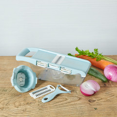 Multifunctional slicer
