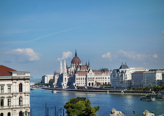 Obraz premium The Hungarian parliament building in Budapest