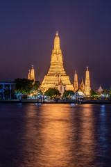 Fototapeta premium Wat Arun Ratchawararam, a Buddhist temple in Bangkok, Thailand