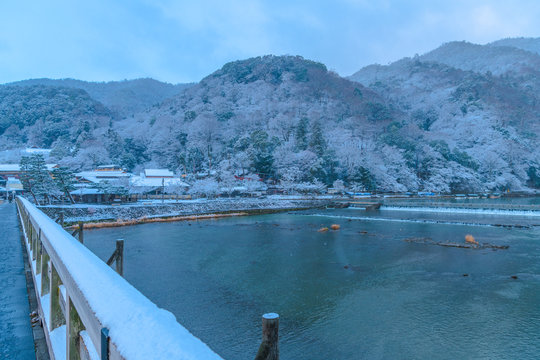 京都 渡月橋 冬 Images – Browse 265 Stock Photos, Vectors, and Video | Adobe Stock