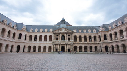 Obraz premium Great Court of Les Invalides complex timelapse , Paris, France.