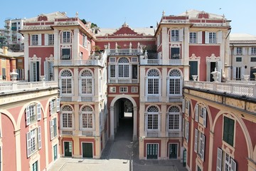 Fototapeta na wymiar Palazzo reale Genova