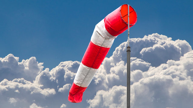 Windhose - Sturm und Wind ziehen auf