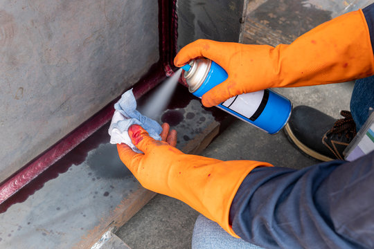 Step to use solvent remover spray into the rag to cleaning the welded surface before performing spray Liquid Penetrant for Non-Destructive Testing(NDT) with process Penetrant Testing(PT).