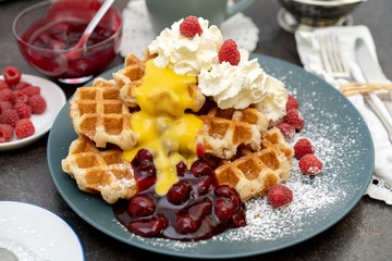 Leckere Waffeln genießen