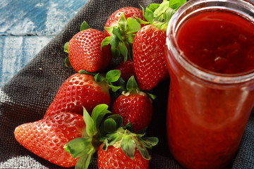 Mermelada de fresa, receta de mi abuela, con azúcar, canela y una cucharada de zumo de limón