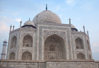 Fototapeta na wymiar Famous Taj Mahal Mausoleum on sunrise in Agra, India