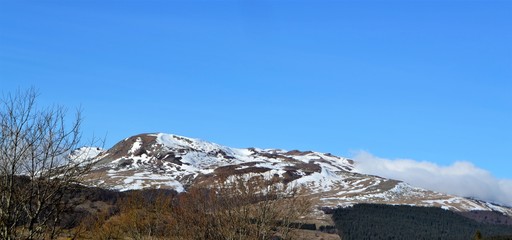 montagne enneigée