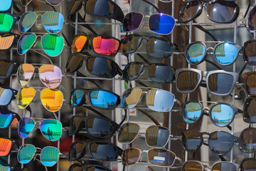 Bunte Sonnenbrillen