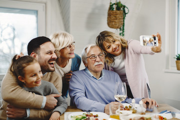 Everyone, say family!