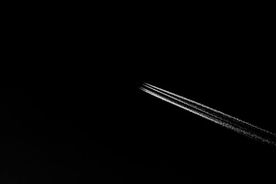 Flight contrail