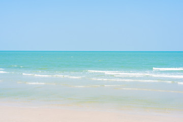 Fototapeta na wymiar Beautiful tropical nature of beach sea ocean with blue sky