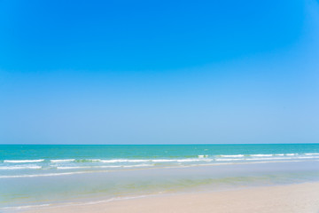 Fototapeta na wymiar Beautiful tropical nature of beach sea ocean with blue sky