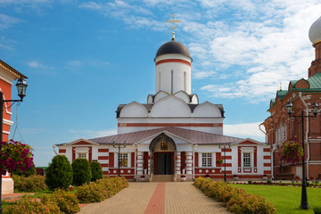 Fototapeta na wymiar St. Nicholas Cathedral (XVI century) of the Nikolo-Peshnoshsky Monastery
