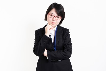 考えるビジネスウーマン