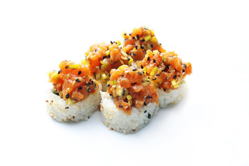 Sushi with salmon tartare.
