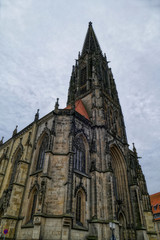 Fototapeta na wymiar Bekannte Kirche im historischen Zentrum von Münster