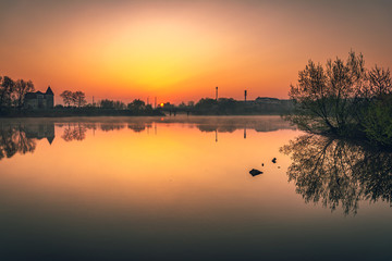 Naklejka premium Sunrise on river