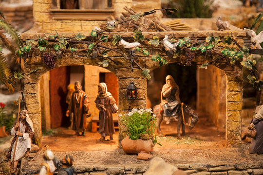 plaster figures representing the belen