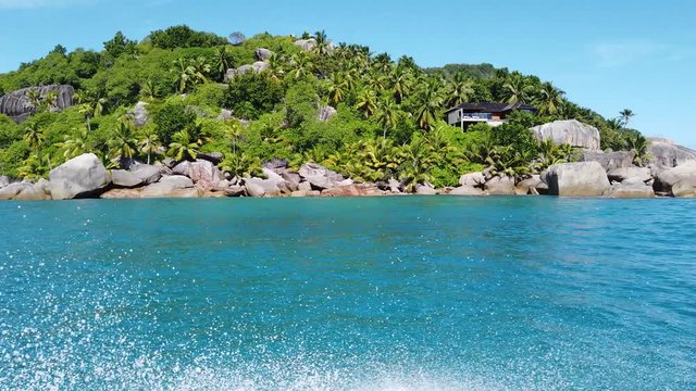 Felicite island at Seychelles seascape in Indian Ocean close to La Digue. Granite boulder stones and turquoise bay. Snorkeling paradise in Marine Park. Tropical nature background.