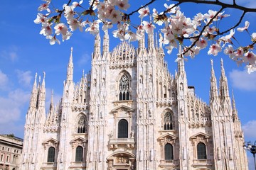Naklejka premium Milan Cathedral spring