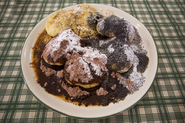 Sweet steamed dumplings filled with jam