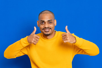 Fototapeta premium African guy with a yellow jersey