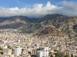 Obraz premium The Yemeni city of Taiz, and the shelling appears on the Citadel of Cairo by the Houthi militia 18 Nov 2016