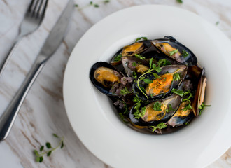 Black mussel boiled with herb