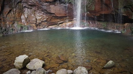 Mad&egrave;re, sous la cascade des 25 fontaines