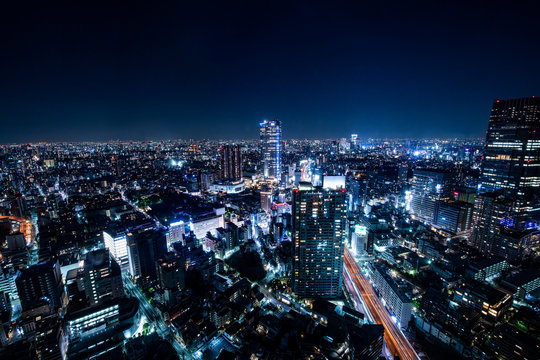 超高層ビルからの東京六本木麻布方面の夜景（ブルー）