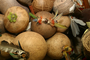 arte indígena feita de cocos