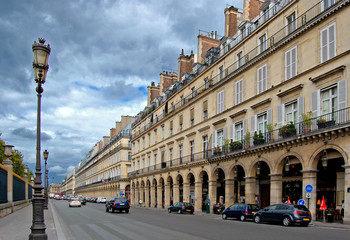Fototapeta na wymiar Street view in Hausmann architecture quarters in Paris center, France