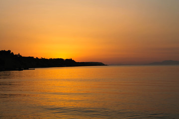Obraz na płótnie Canvas sunset on sea
