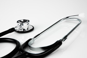 Stetoskop medyczny, osprzęt lekarza izolowany na białym tle