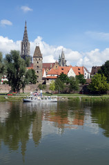 Fototapeta premium Donau in Ulm mit Münster