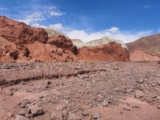 Piedras rojas y logogrifos en San Pedro de Atacama