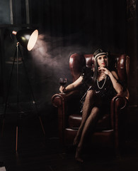 Figure of girl in gatsby style