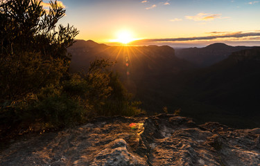 Fototapeta na wymiar Pulpit Lookout, Blue Mountains, Australia