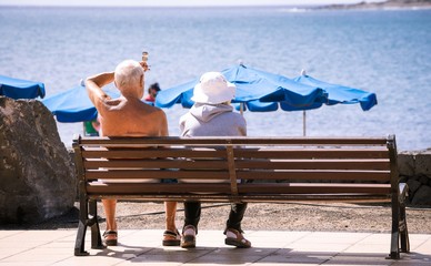 La vida pasa mirando al mar