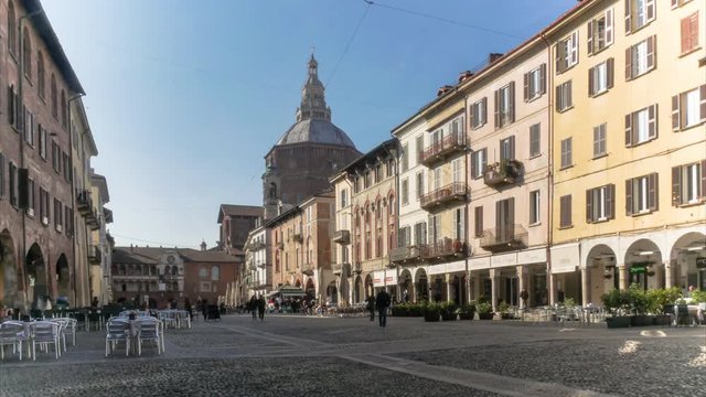 Pavia, Italy, timelapse of Vittoria square