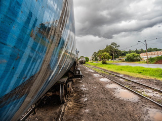Taking advantage of the railway to capture some moments