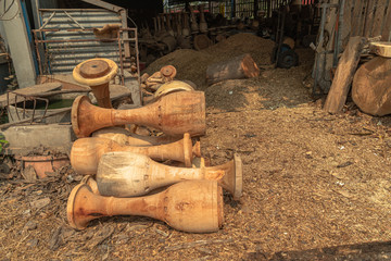 .Steps for decorating wood surfaces to be smooth.Bring a long drum to the motor base to rotate, .then use sandpaper to scrub the wood surface to save time and get a good job..