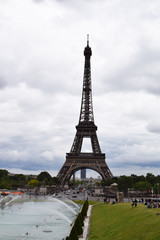 Fototapeta na wymiar Eiffeltrum