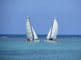Obraz premium sailing yachts in the Indian Ocean at the equator