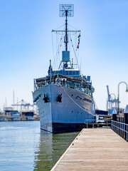 Naklejka premium Warship vert
