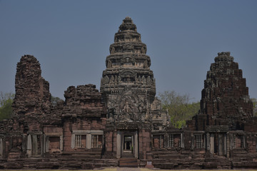 Fototapeta na wymiar Phimai castle are Khmer art in Korat province of Thailand.