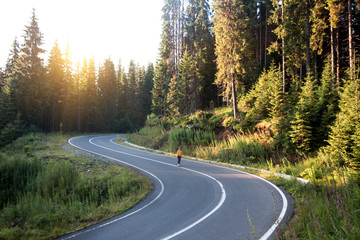 Fototapeta na wymiar beautiful mountain road